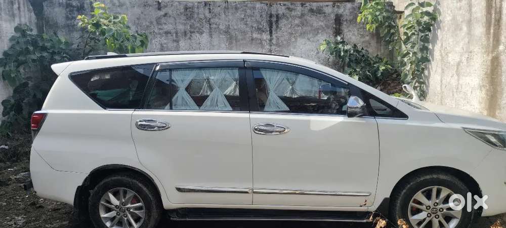 Toyota Innova Crysta 2017