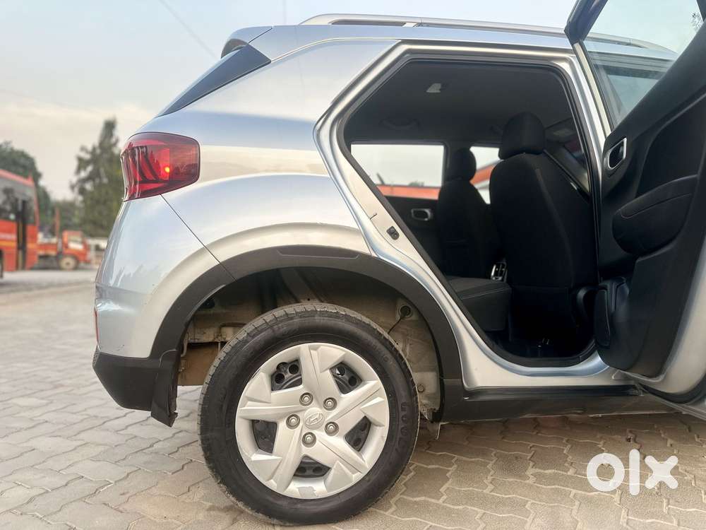 Hyundai Venue S 1.2 Petrol, 2022, Petrol