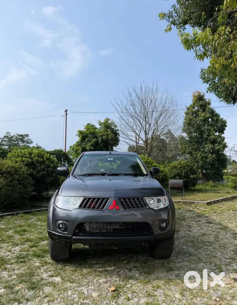 Mitsubishi Pajero Sport 2013