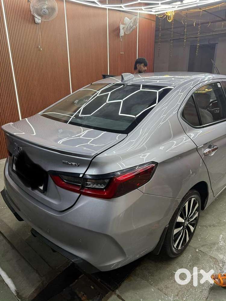 2025 Honda City E:hev Zx Hybrid (silver) – Excellent Condition