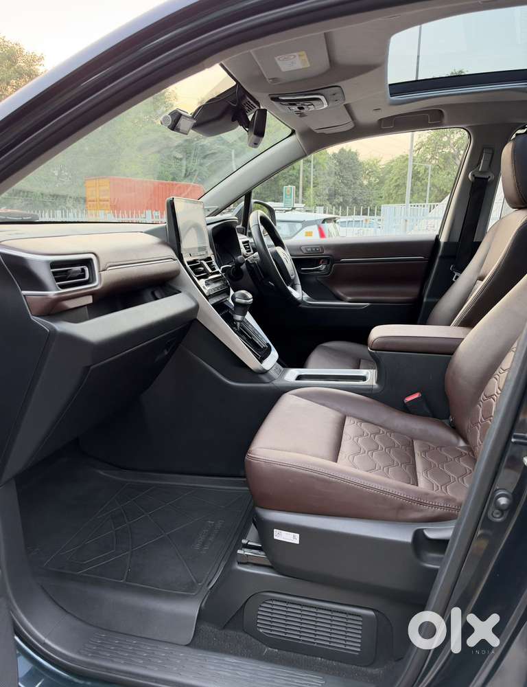 Toyota Innova Hycross 2.0 Zx (o) Hybrid 7 Str, 2024, Petrol