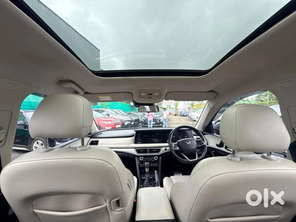 Mahindra Xuv700 2.2 Ax 7 Diesel Mt Luxury Pack Str, 2023, Diesel