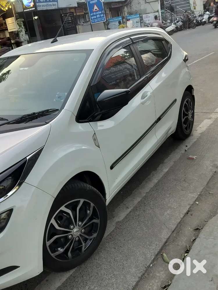 Tata Altroz 1.2 Xt 2022 Hybrid