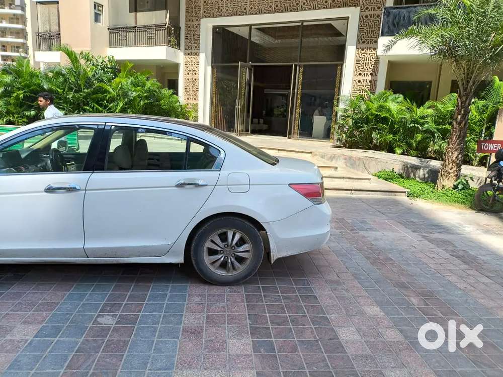 2011 Honda Accord Petrol Cng Automatic Sunroof