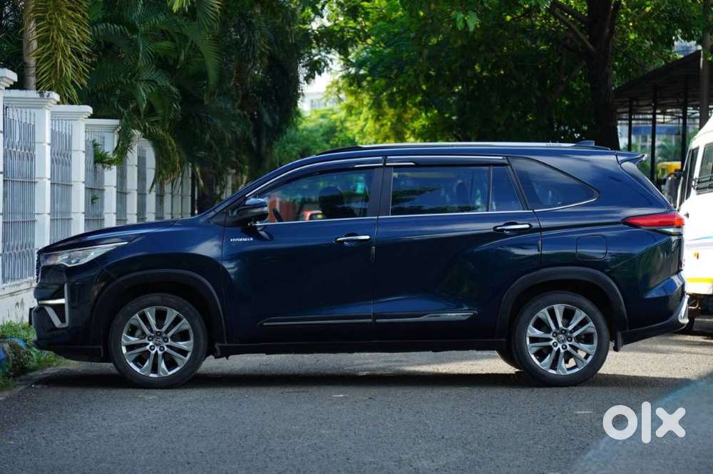Toyota Innova Hycross 2.0 Zx Hybrid 7 Str, 2023, Petrol