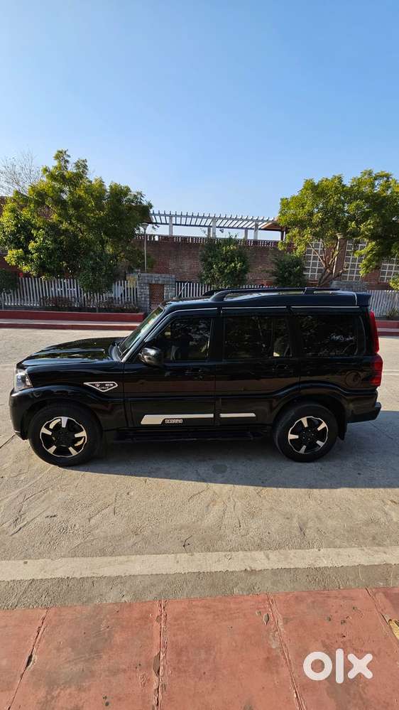 Mahindra Scorpio S11 Mt 7s, 2023, Diesel