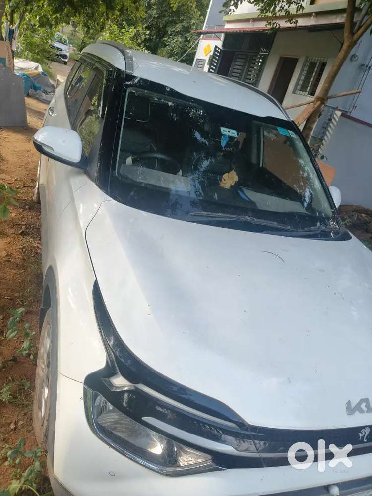 Kia Carens 2023 Petrol Well Maintained No Scrach Like A New Car.