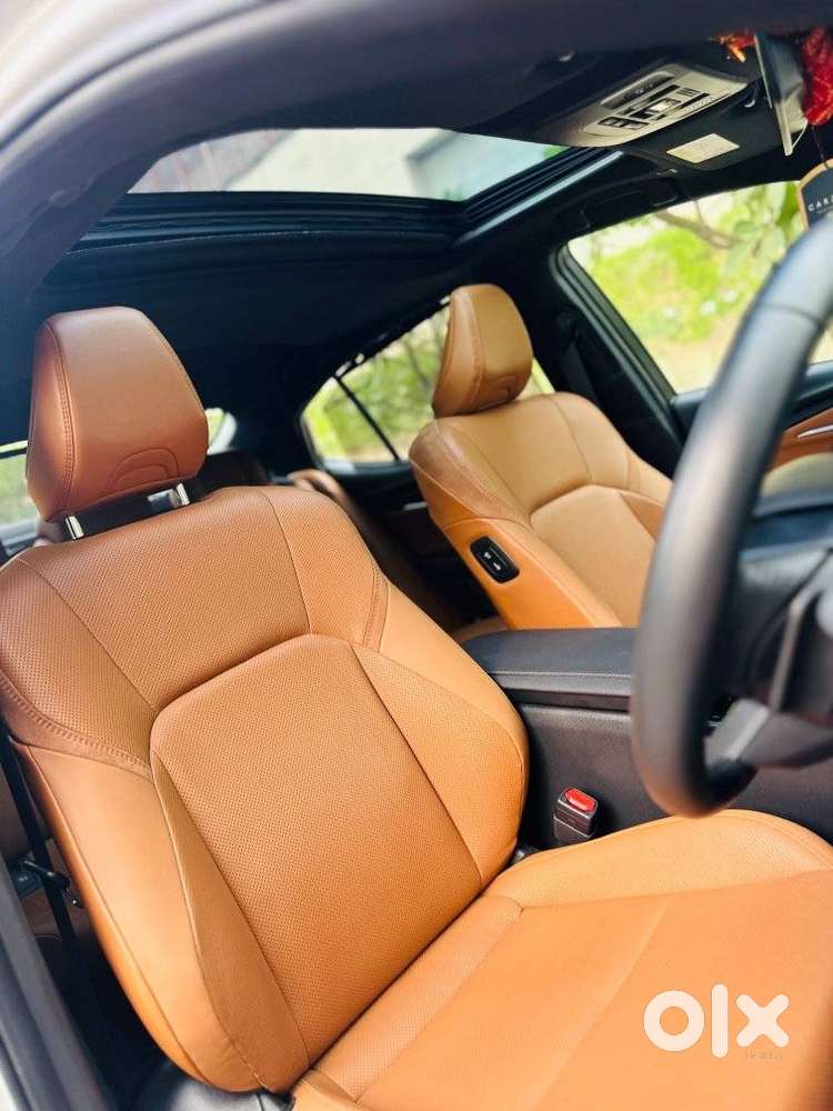 Toyota Camry Hybrid, 2026, Petrol