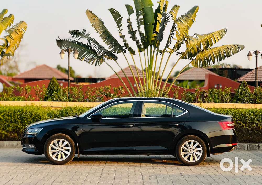 Skoda Superb Style 1.8 Tsi At, 2018, Petrol