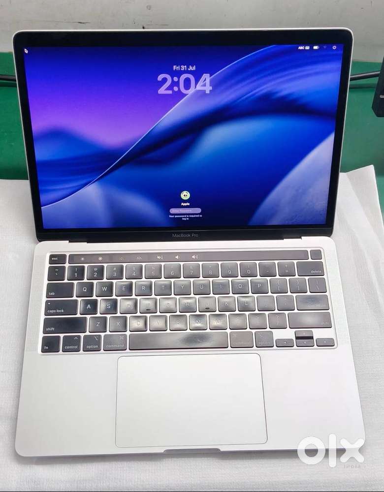 Apple MacBook Pro 13-inch laptop (Brand New Look)