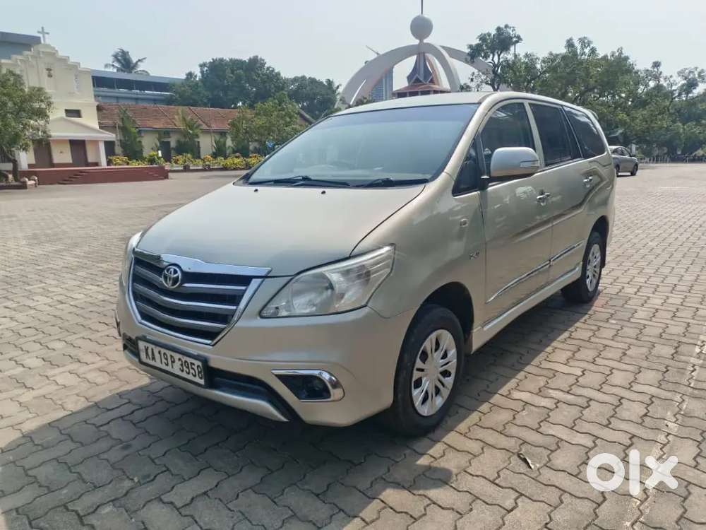 Toyota Innova 2005 Petrol 80000 Km Driven