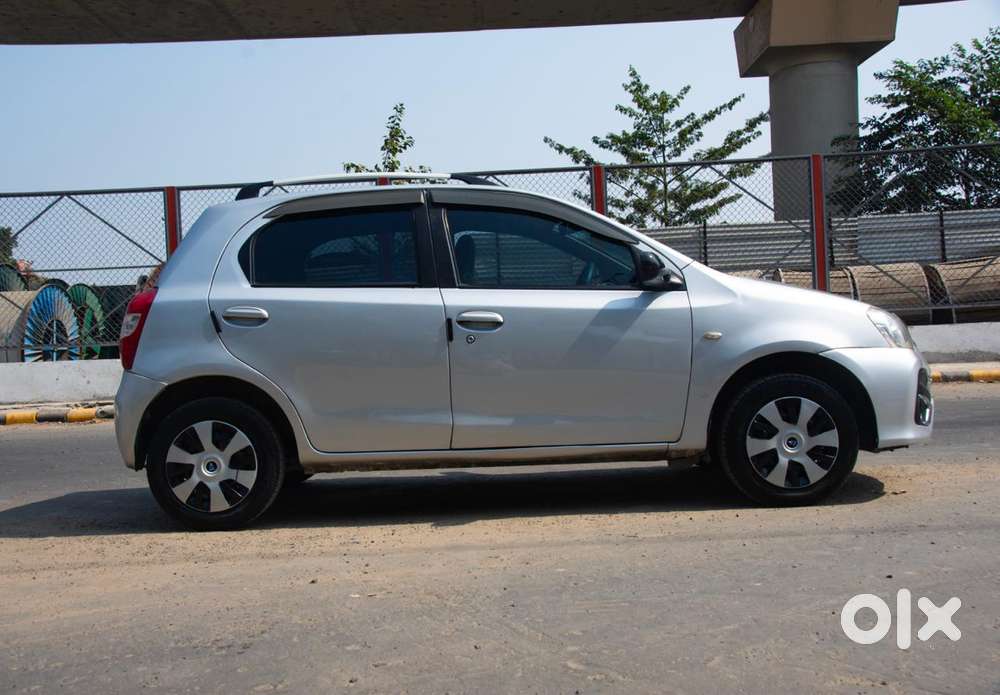 Toyota Etios Liva 2011-2012 G, 2011, Petrol