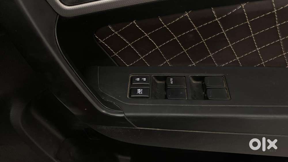 Maruti Suzuki Vitara Brezza 1.5 Zxi Plus Dual Tone, 2020, Petrol