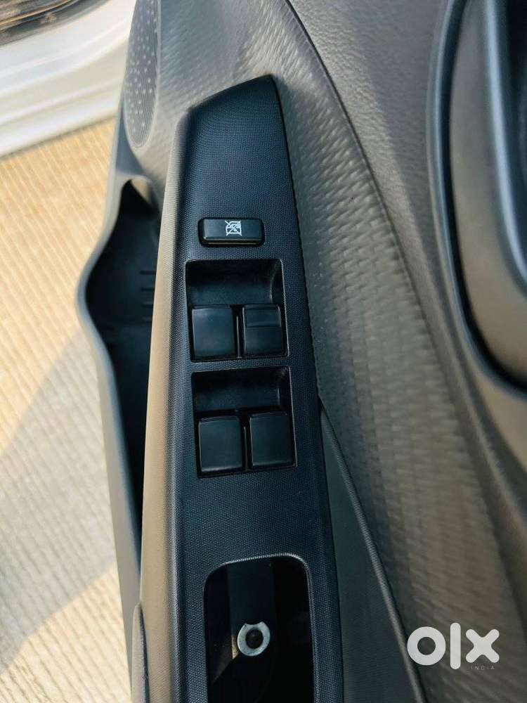 Toyota Etios Liva 2011-2012 G, 2012, Petrol