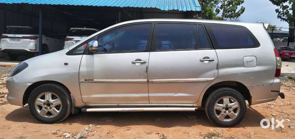 Toyota Innova 2.5 V Diesel 8-seater, 2008, Diesel