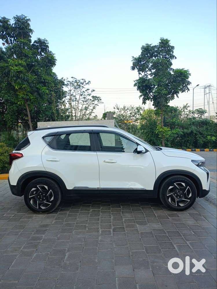 One Year Old White Kia Sonet In Excellent Condition For Sell