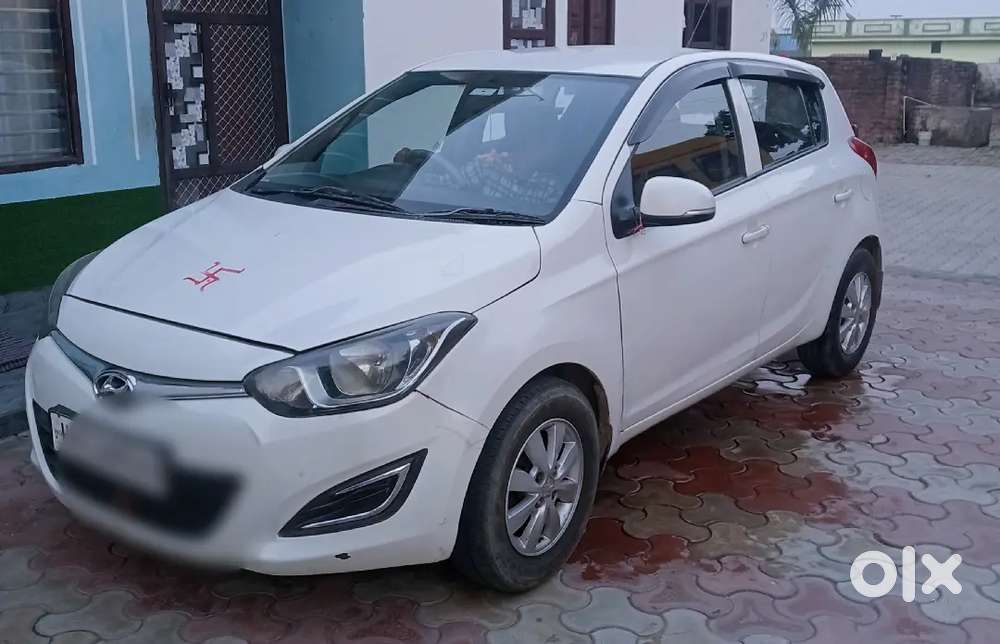 Hyundai I20 Asta 2012 Car.new Tiyer Full Document.h.local Number Hai