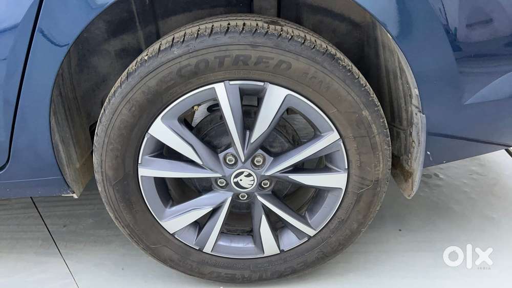 Skoda Slavia Style 1.0l Tsi At, 2024, Petrol