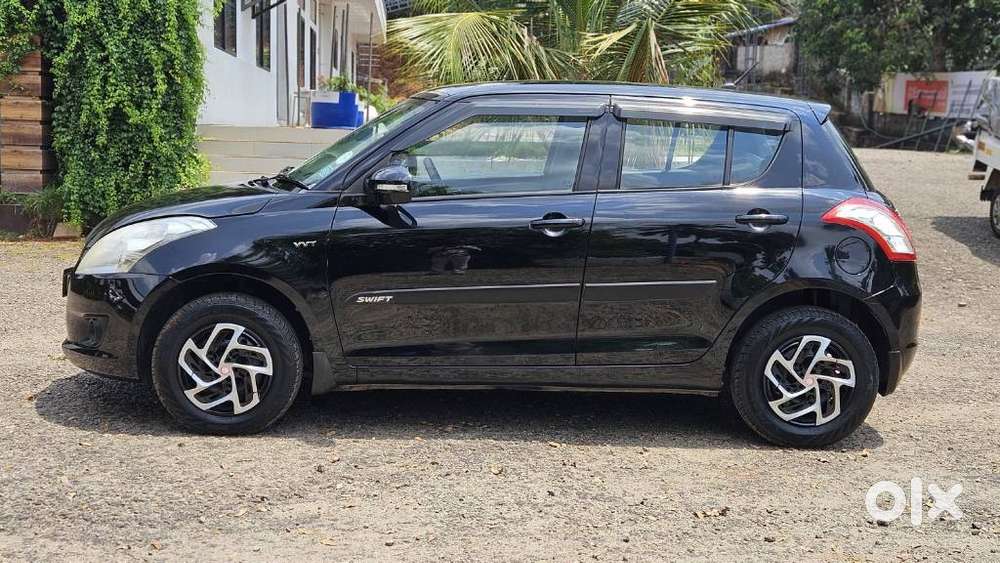 Maruti Suzuki Swift Vxi + Manual, 2012, Petrol