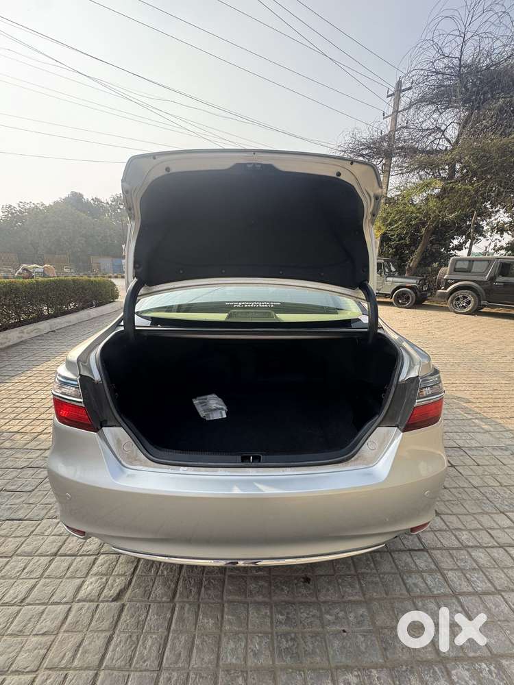 Toyota Camry 2.5l Automatic, 2016, Cng & Hybrids