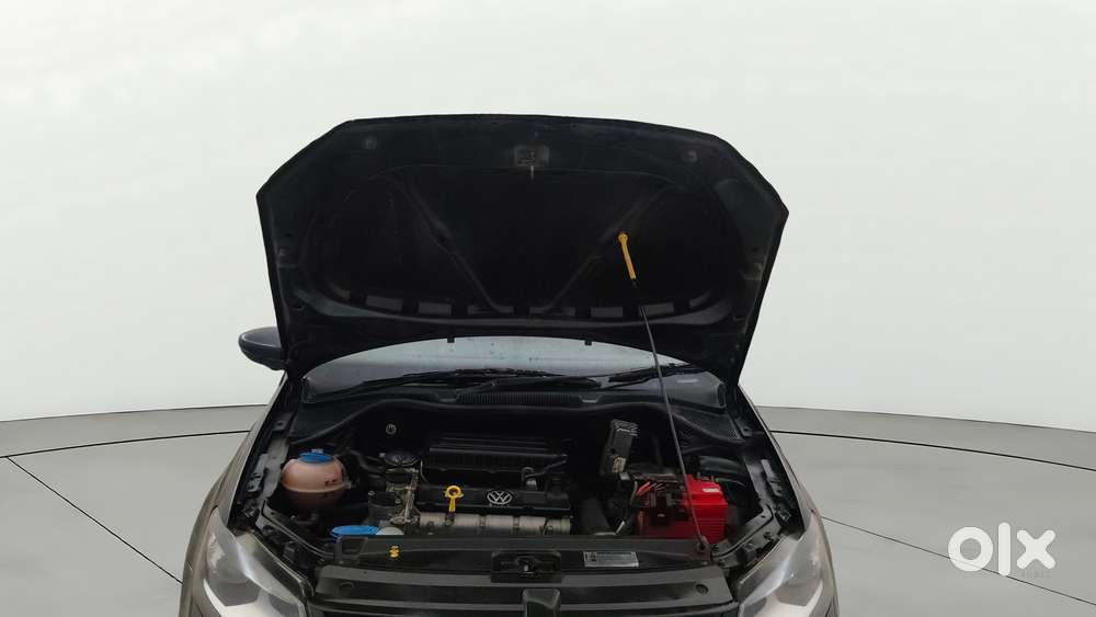 Volkswagen Vento 1.6 Highline, 2016, Petrol