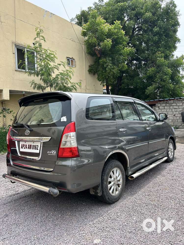 Toyota Innova 2.5 V 8 Str, 2013, Diesel
