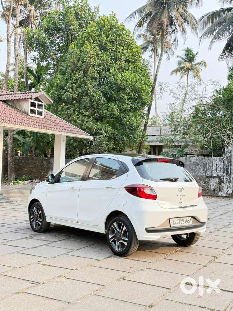 Tata Tiago, 2023, Petrol