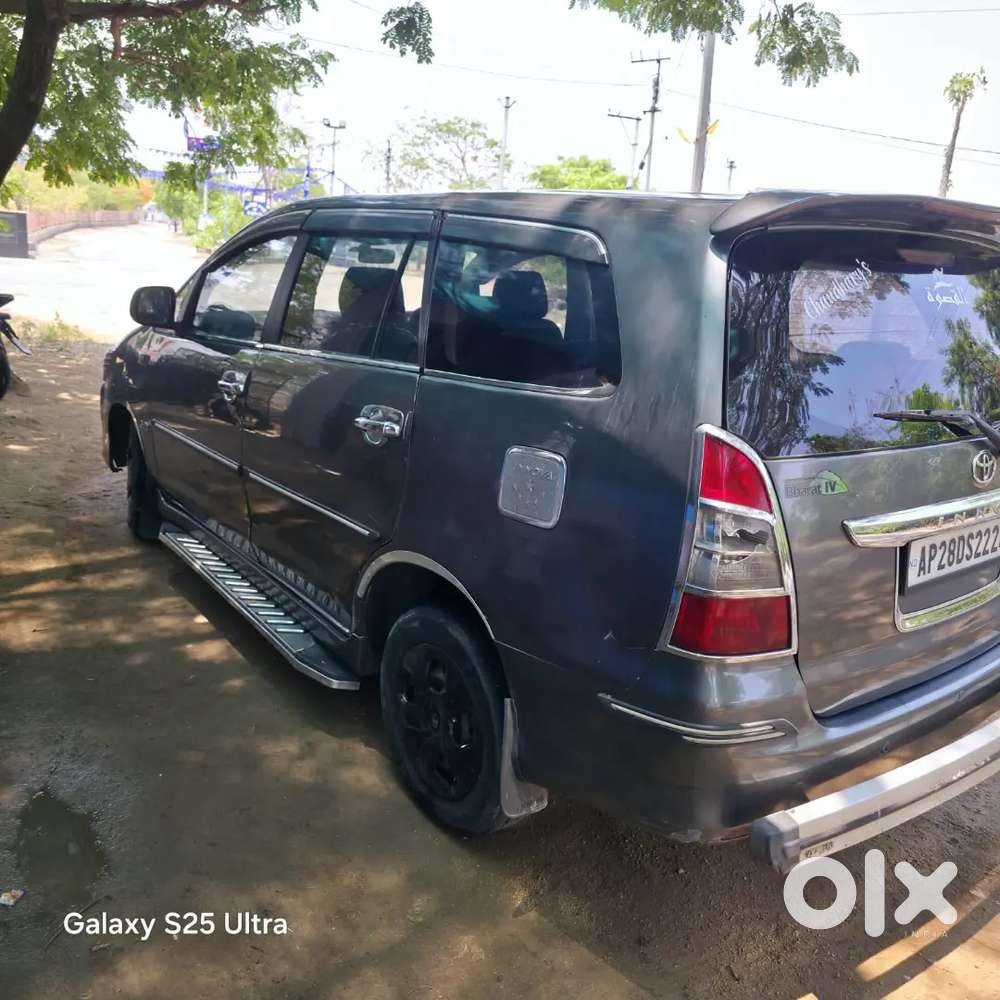 Toyota Innova 2013 Diesel 210000 Km Driven