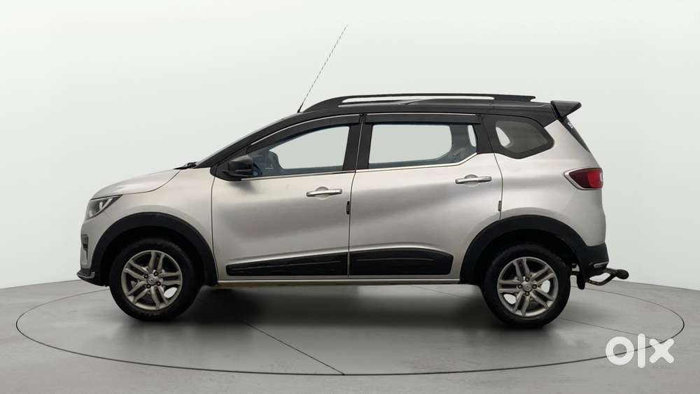 Renault Triber Rxz, 2023, Petrol