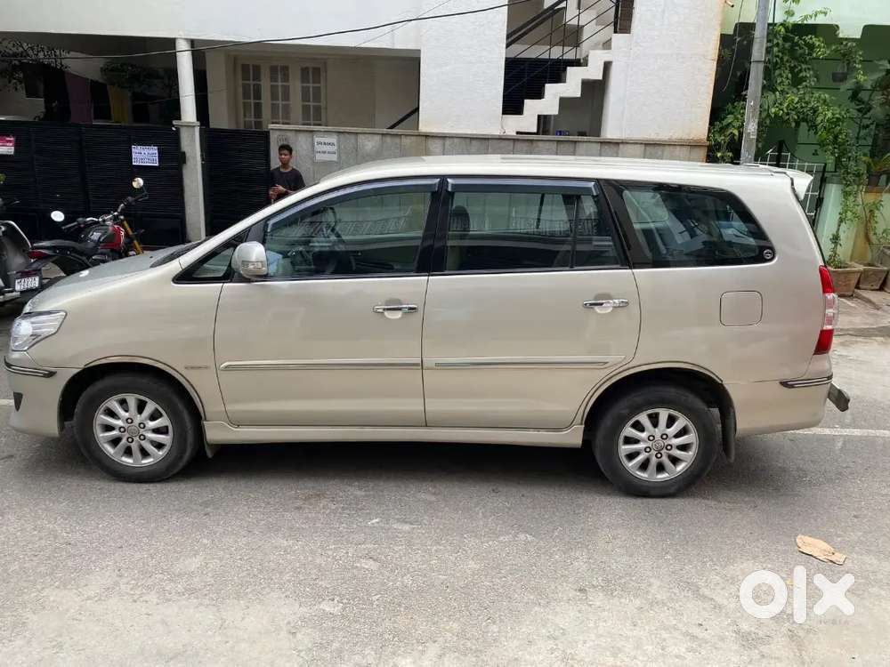 Toyota Innova 2.0 Vx 2013