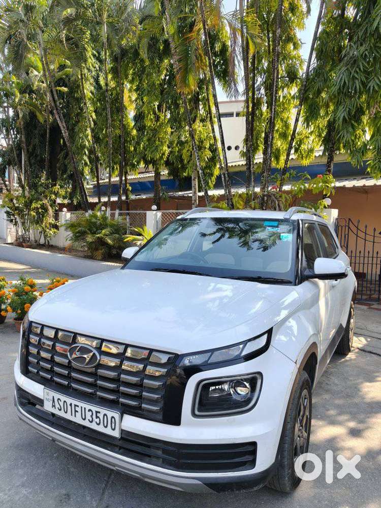 Hyundai Venue Sx Mt, 2023, Petrol