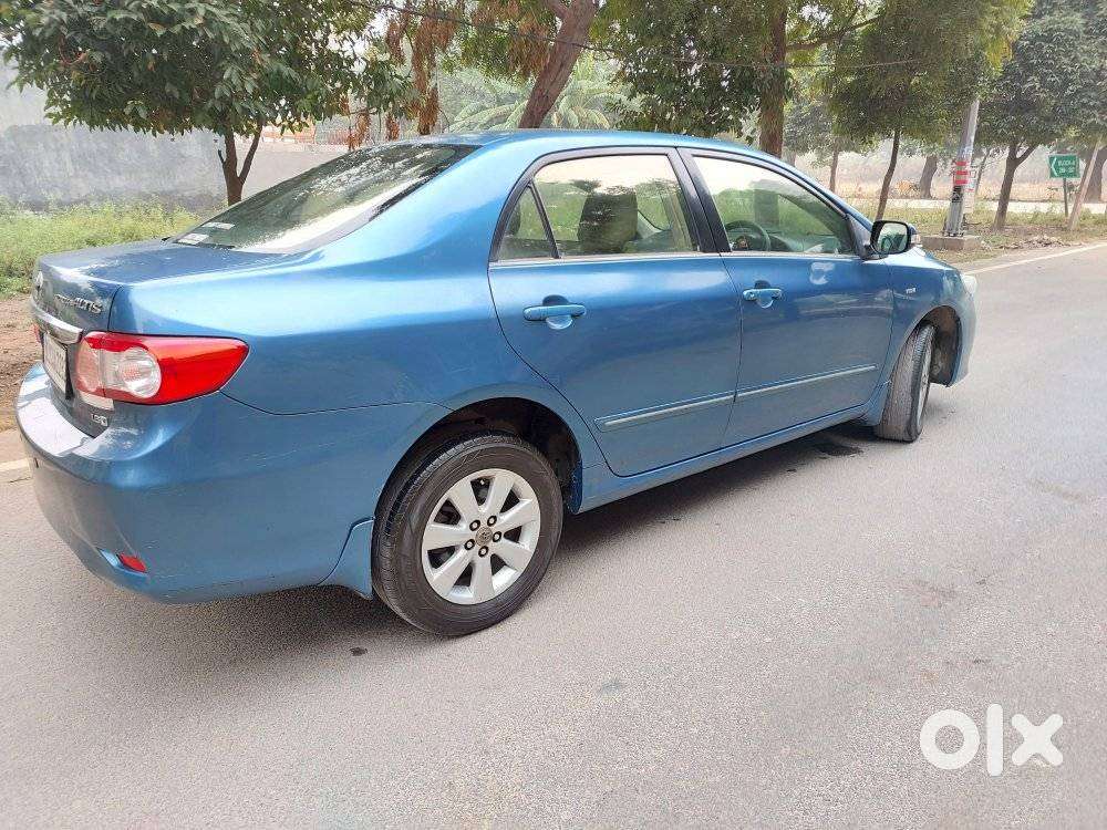 Toyota Corolla Altis Facelift, 2011, Petrol