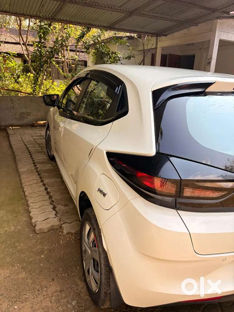 Tata Altroz Xt 
Year- 2020
Km - 62000