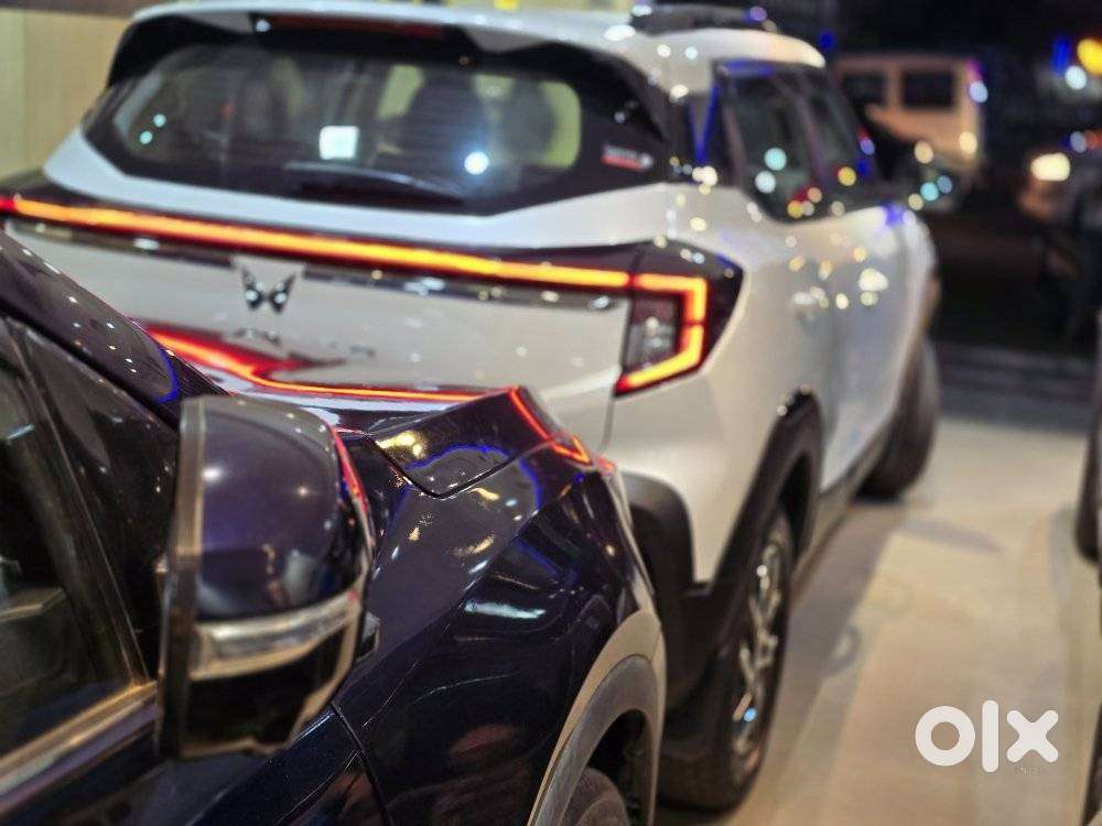 Mahindra Xuv 3xo Ax5 Pm Mt, 2025, Petrol
