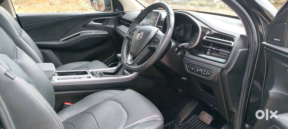 Mg Hector Plus Sharp Pro Blackstorm 1.5 Turbo Petrol Cvt 7 Str, 2024..