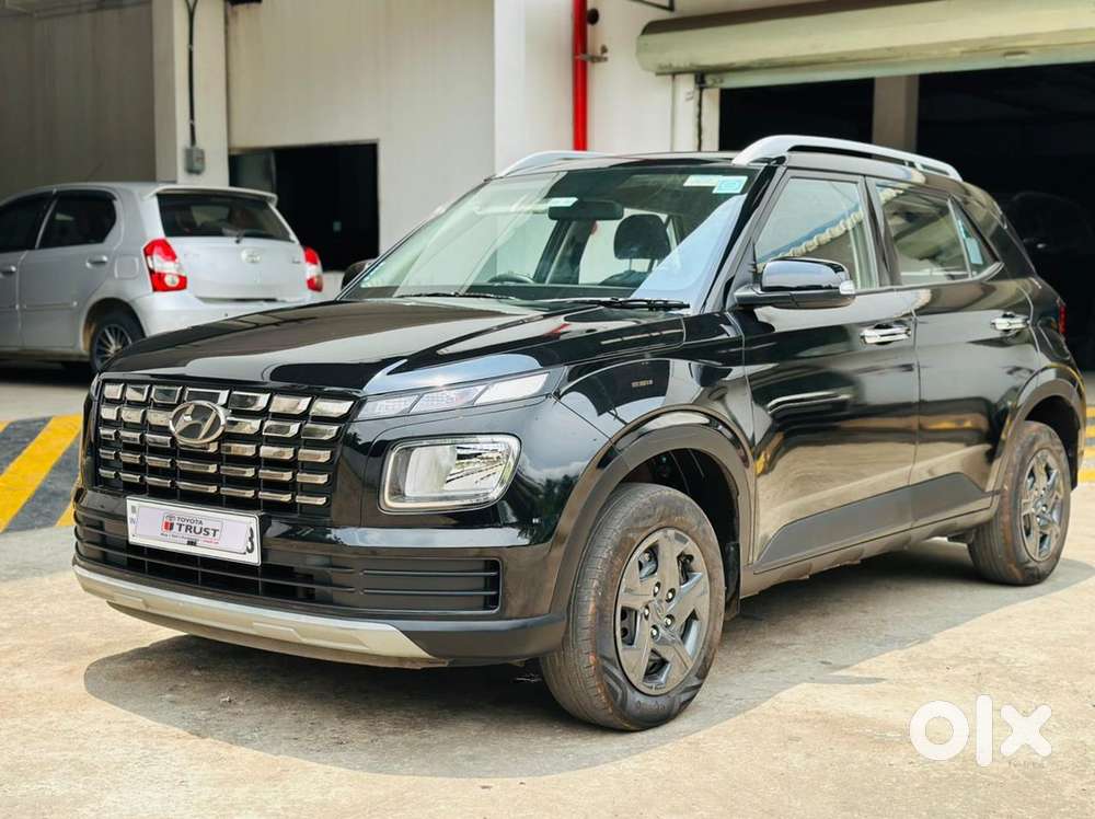 Hyundai Venue N Line 2023 30600 Km Driven
