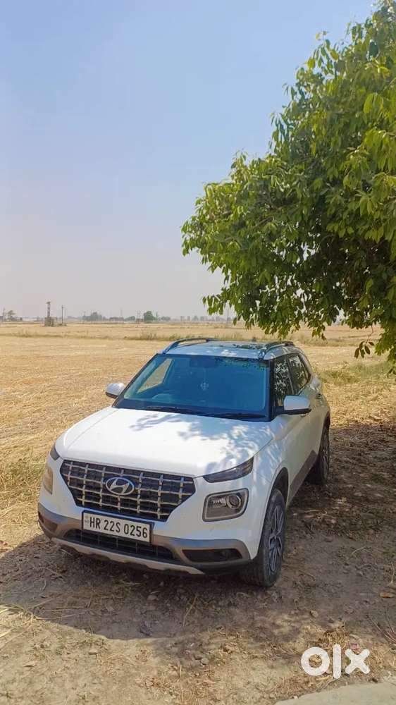 Hyundai Venue 2021 Petrol 45000 Km Driven