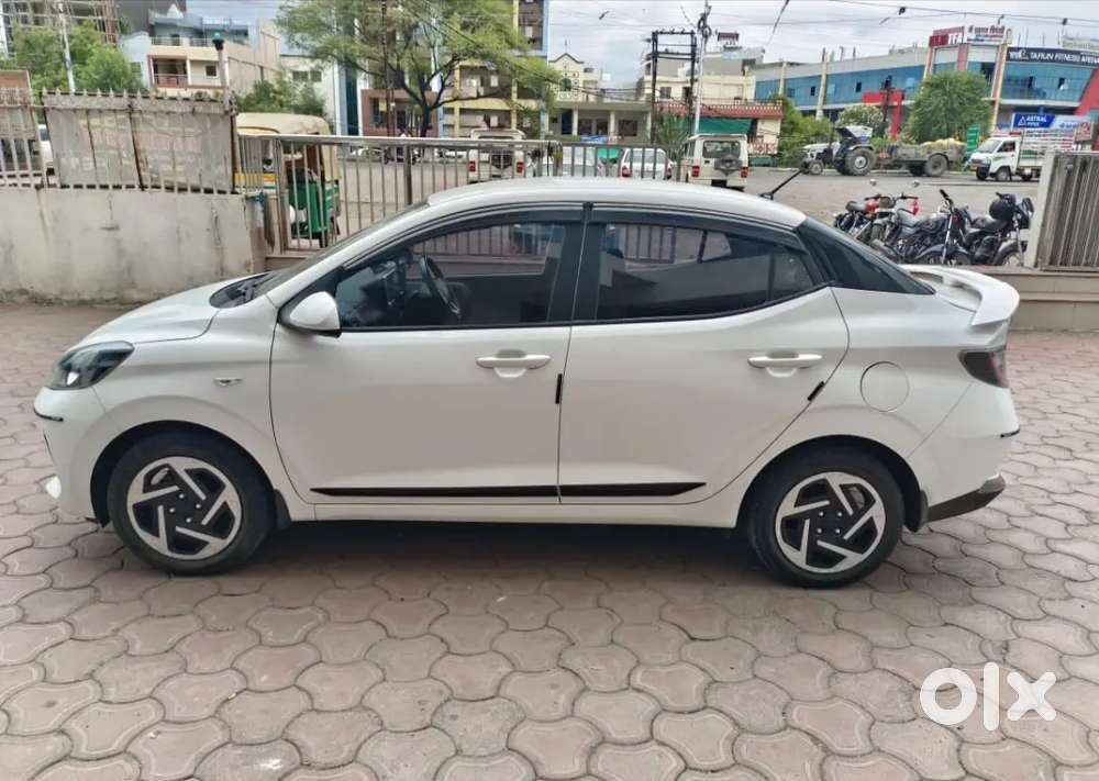 Hyundai Aura Sx Cng 2025
