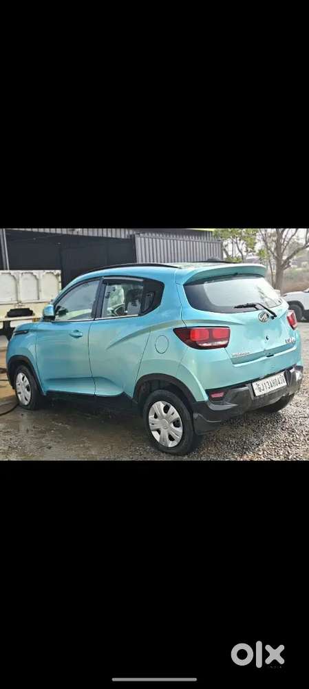 Mahindra Kuv 100 K6