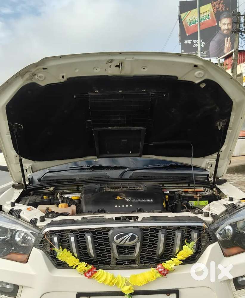 Mahindra Scorpio S10 2016