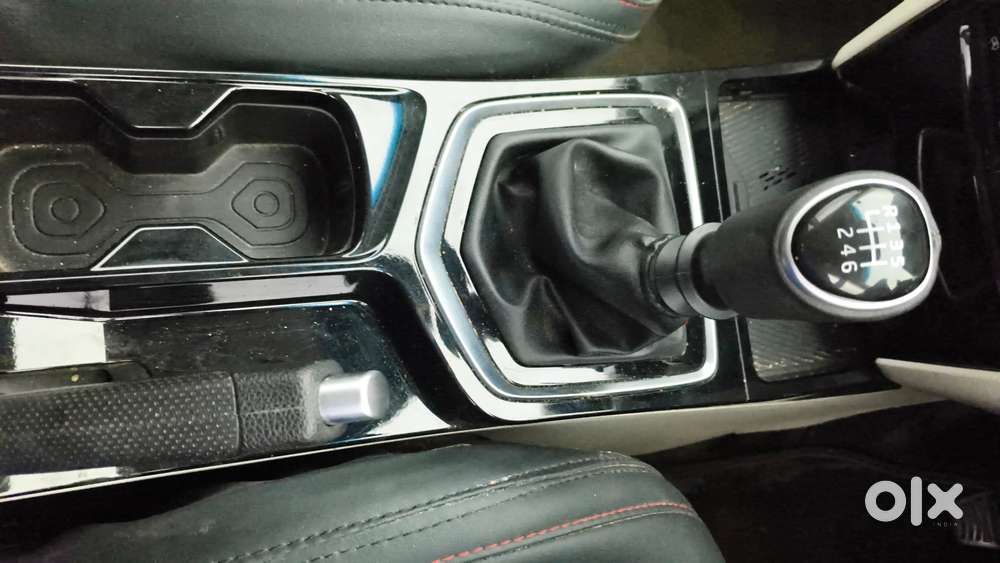 Mahindra Xuv 3xo Ax5 Pm Mt, 2025, Petrol