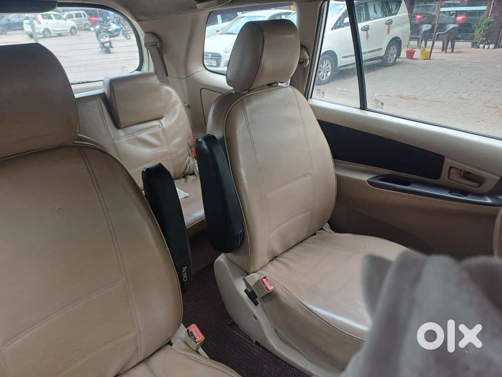 Toyota Innova 2004-2011 2.5 E Diesel Ps 8-seater, 2008, Diesel