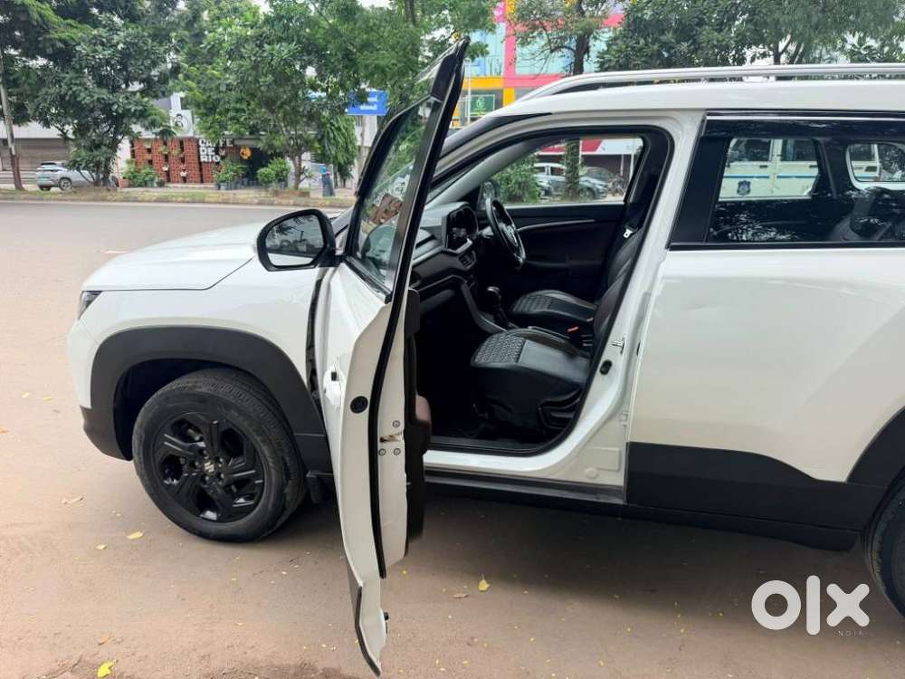 Maruti Suzuki Brezza 1.5 Zxi At Smart Hybrid, 2023, Petrol