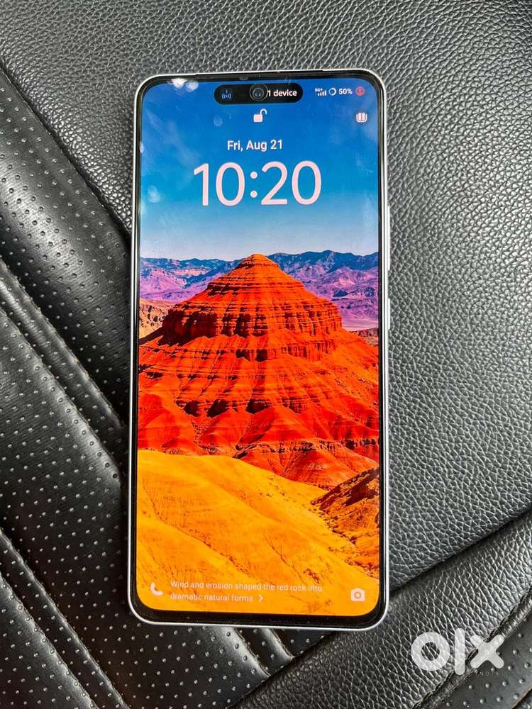Brand-new phone and scratch less with warranty