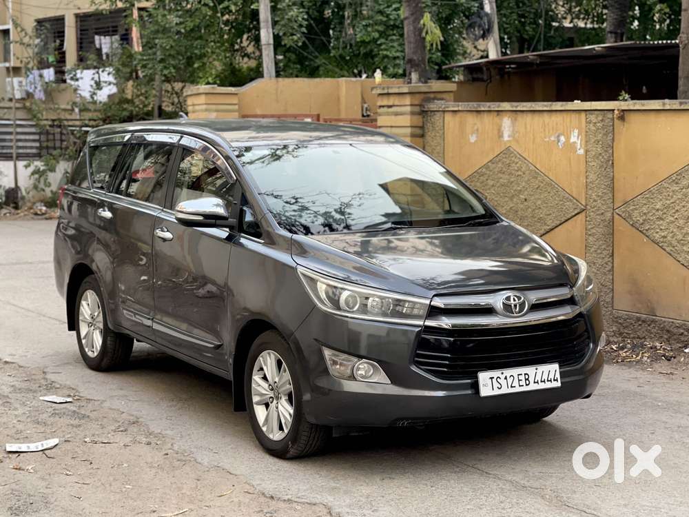 Toyota Innova Crysta 2.8 Zx At 7 Seater, 2016, Diesel