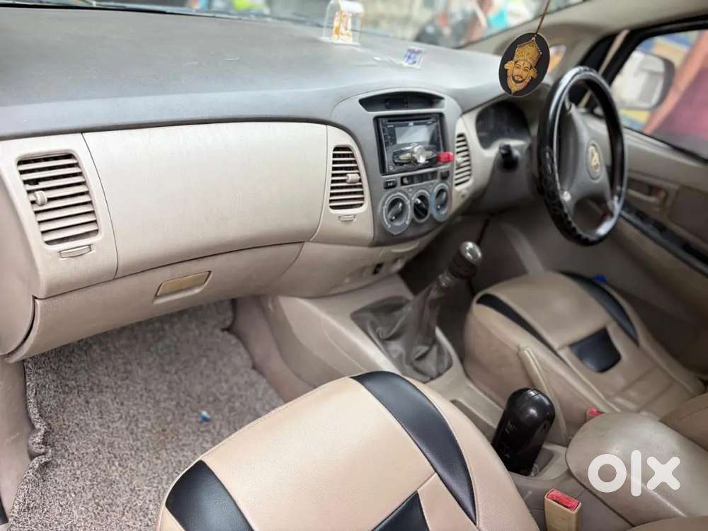 Toyota Innova 2011 Diesel 8 Str