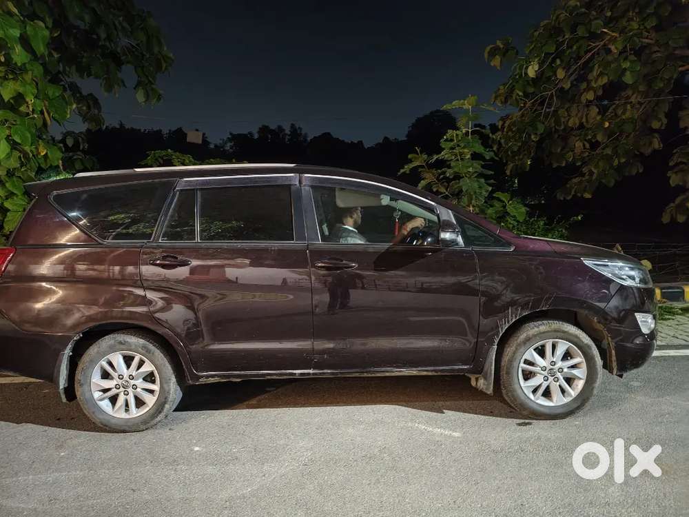 Toyota Innova Crysta 2017 Variant