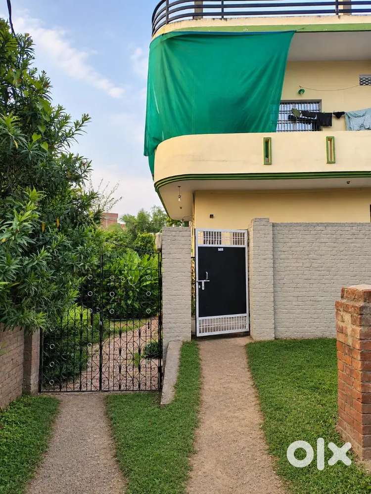 Room for Rent  NAI BASTI, PANDEYPUR, VARANASI