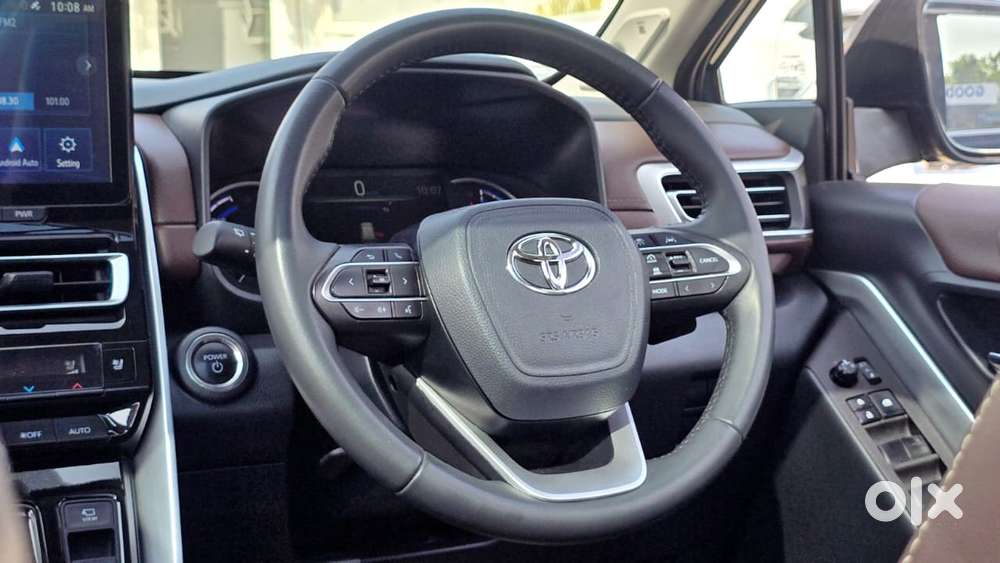 Toyota Innova Hycross 2.0 Zx Hybrid 7 Str, 2025, Cng & Hybrids