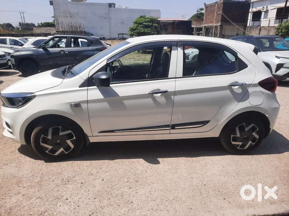 Tata Tiago 2025 Petrol 8000 Km Driven .. Brand New Car ..